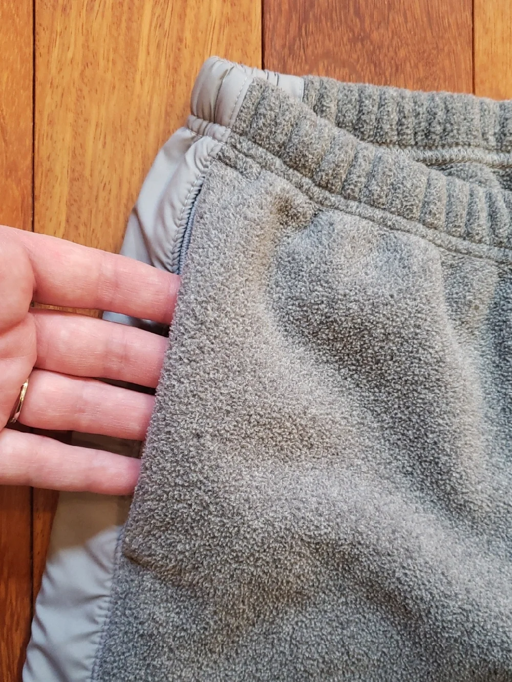 North Face Boy's Medium Fleece Pants. Gray